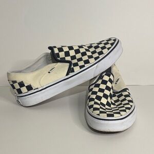 Vans women’s 8 Cream and Black Checkered Slip-On Sneakers skate shoe